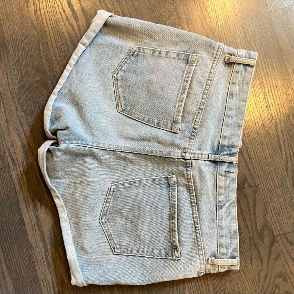 High Waisted Light Wash Denim Shorts - Picture 4 of 4